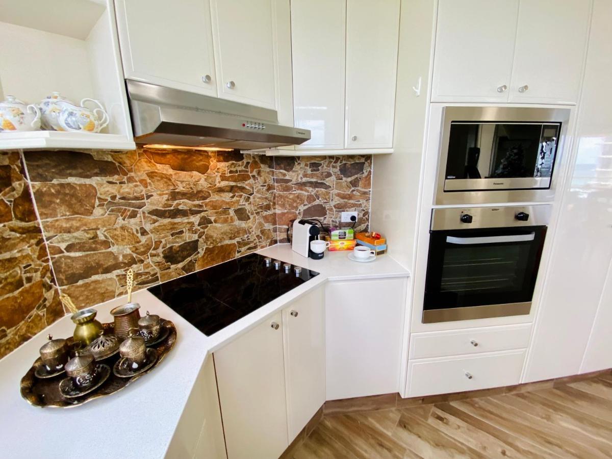 Apartment Beachfront Romantic Getaway - Surfers Paradise