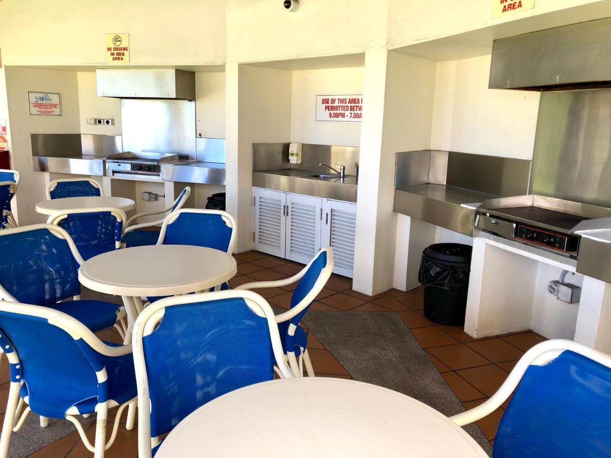 Apartment Beachfront Romantic Getaway - Surfers Paradise