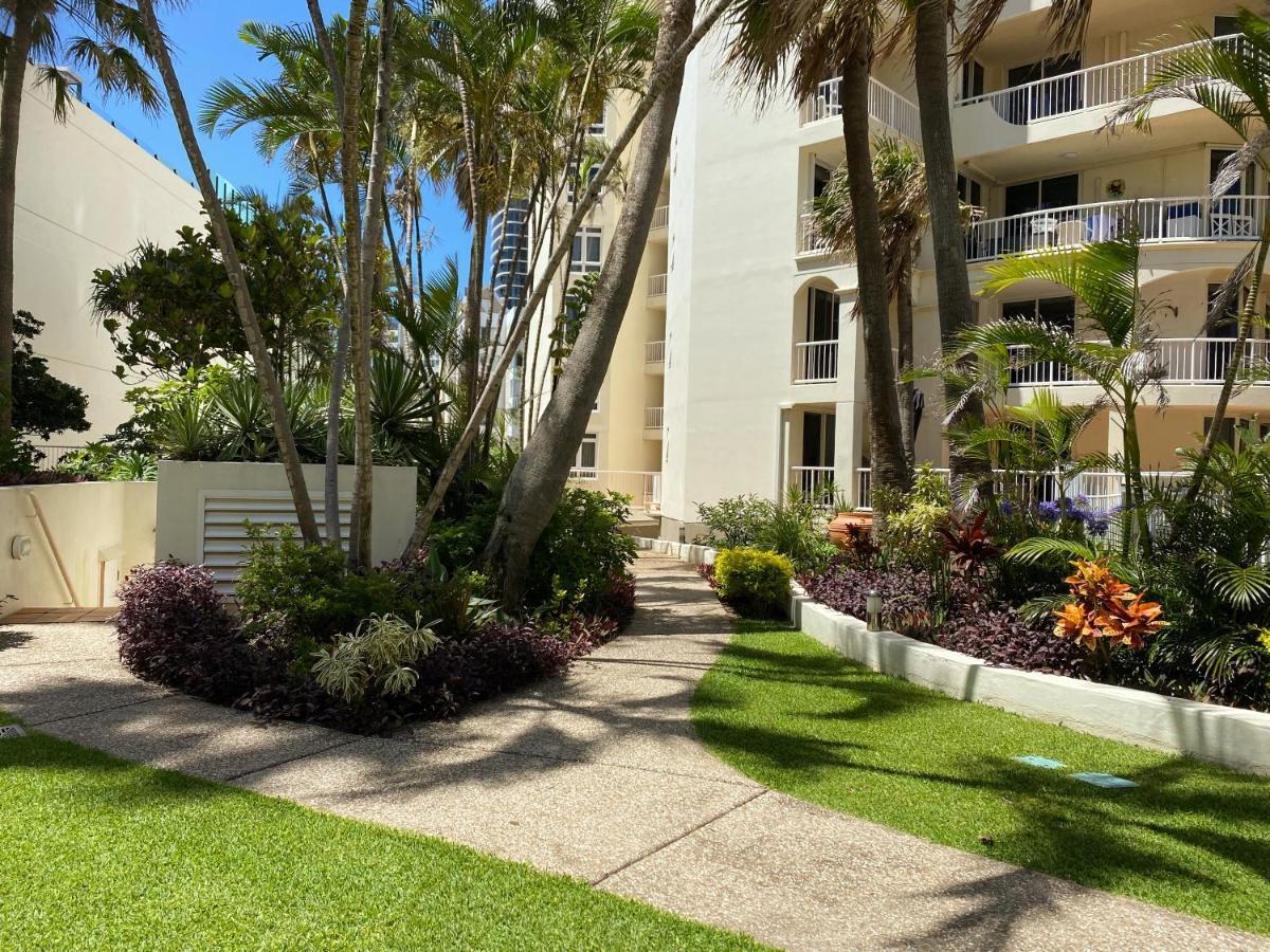 Apartment Beachfront Romantic Getaway - Surfers Paradise Gold Coast