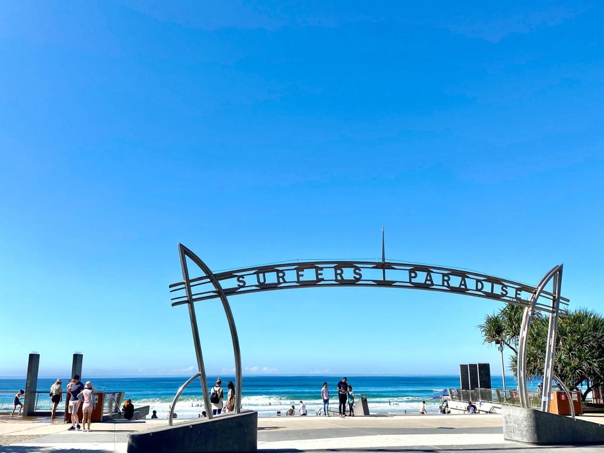 Beachfront Romantic Getaway - Surfers Paradise Apartment Gold Coast