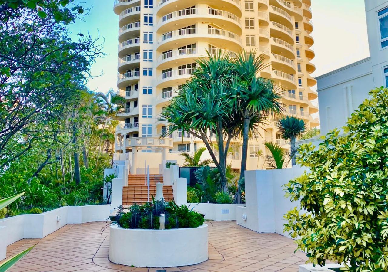 Apartment Beachfront Romantic Getaway - Surfers Paradise Gold Coast