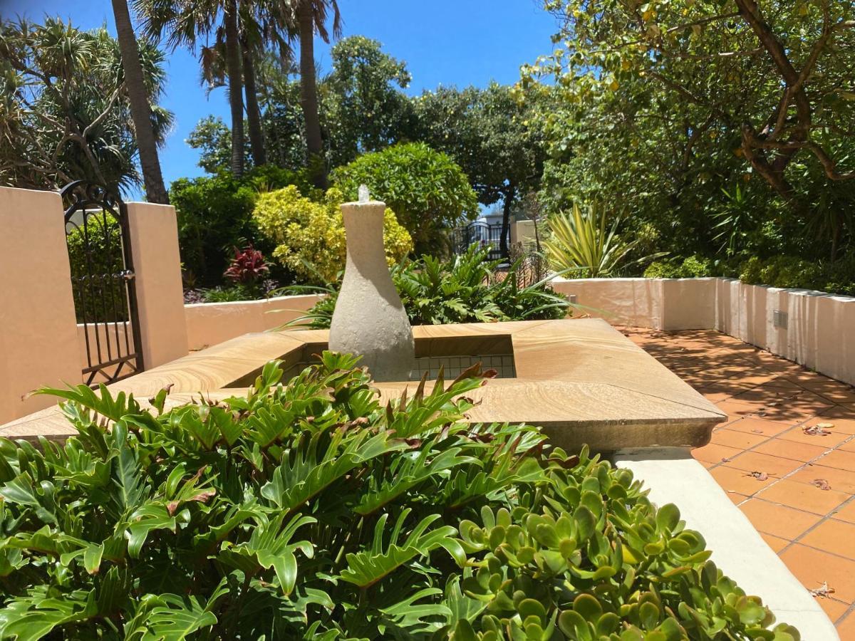 Apartment Beachfront Romantic Getaway - Surfers Paradise