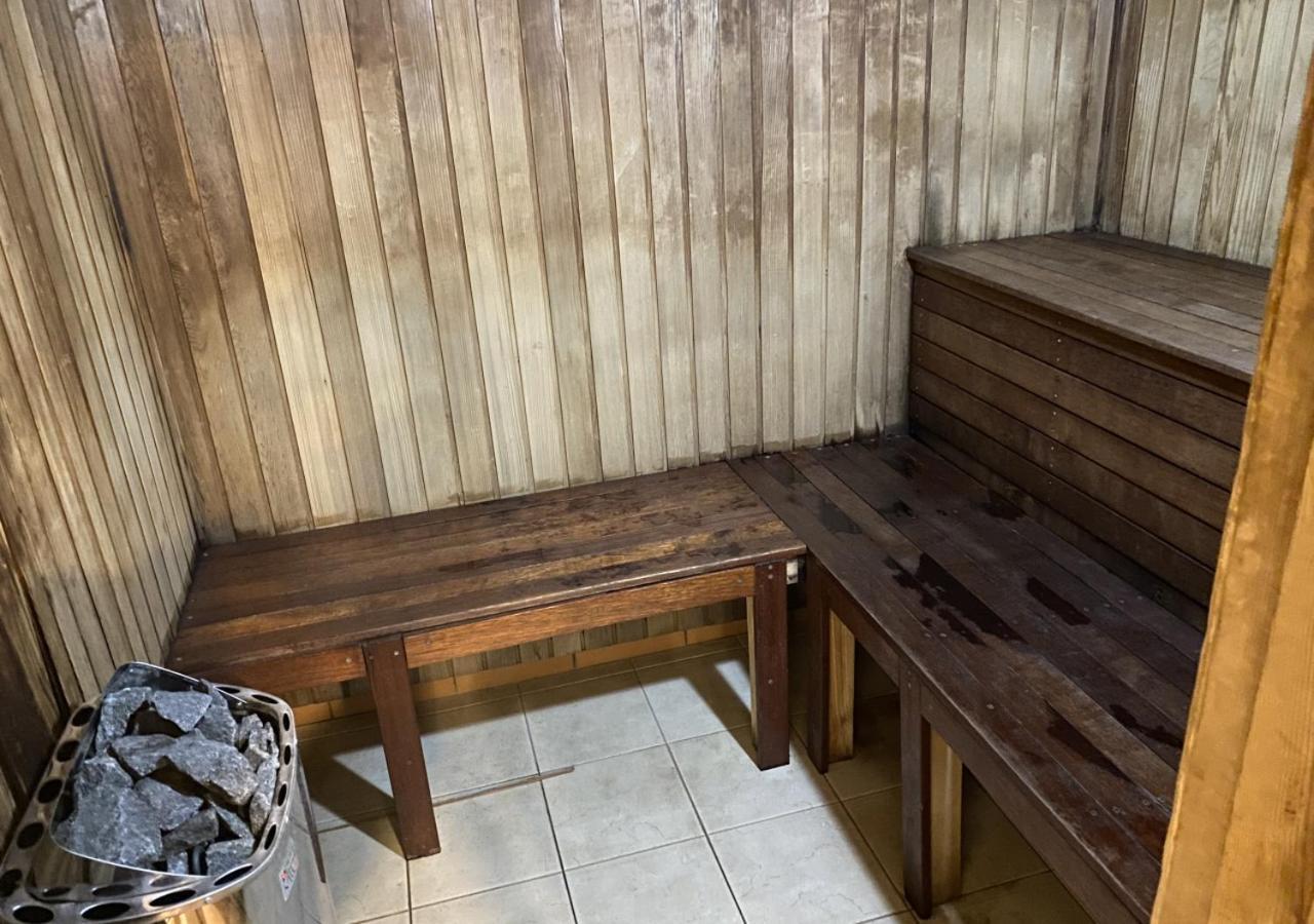 Apartment Beachfront Romantic Getaway - Surfers Paradise *